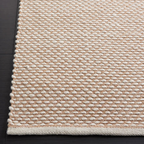 Safavieh Vermont 4'-0" x 6'-0" Rug in Beige