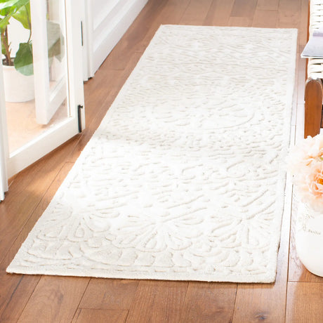 Safavieh Trace 2'-3" x 9'-0" Rug in Ivory / White