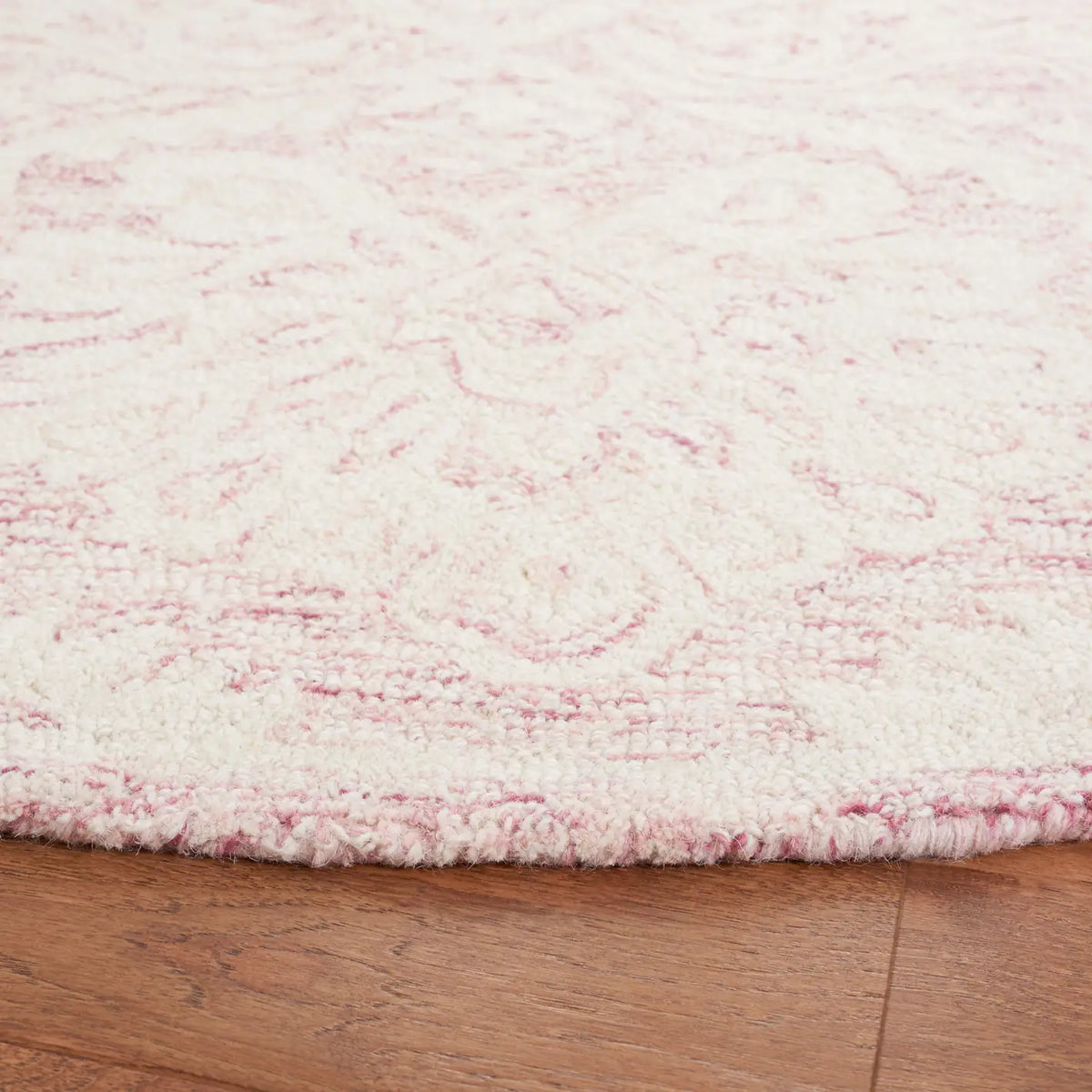 Safavieh Blossom 6'-0" x 6'-0" Rug in Pink / Ivory