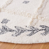 Safavieh Casablanca 6'-0" x 6'-0" Rug in Ivory / Black