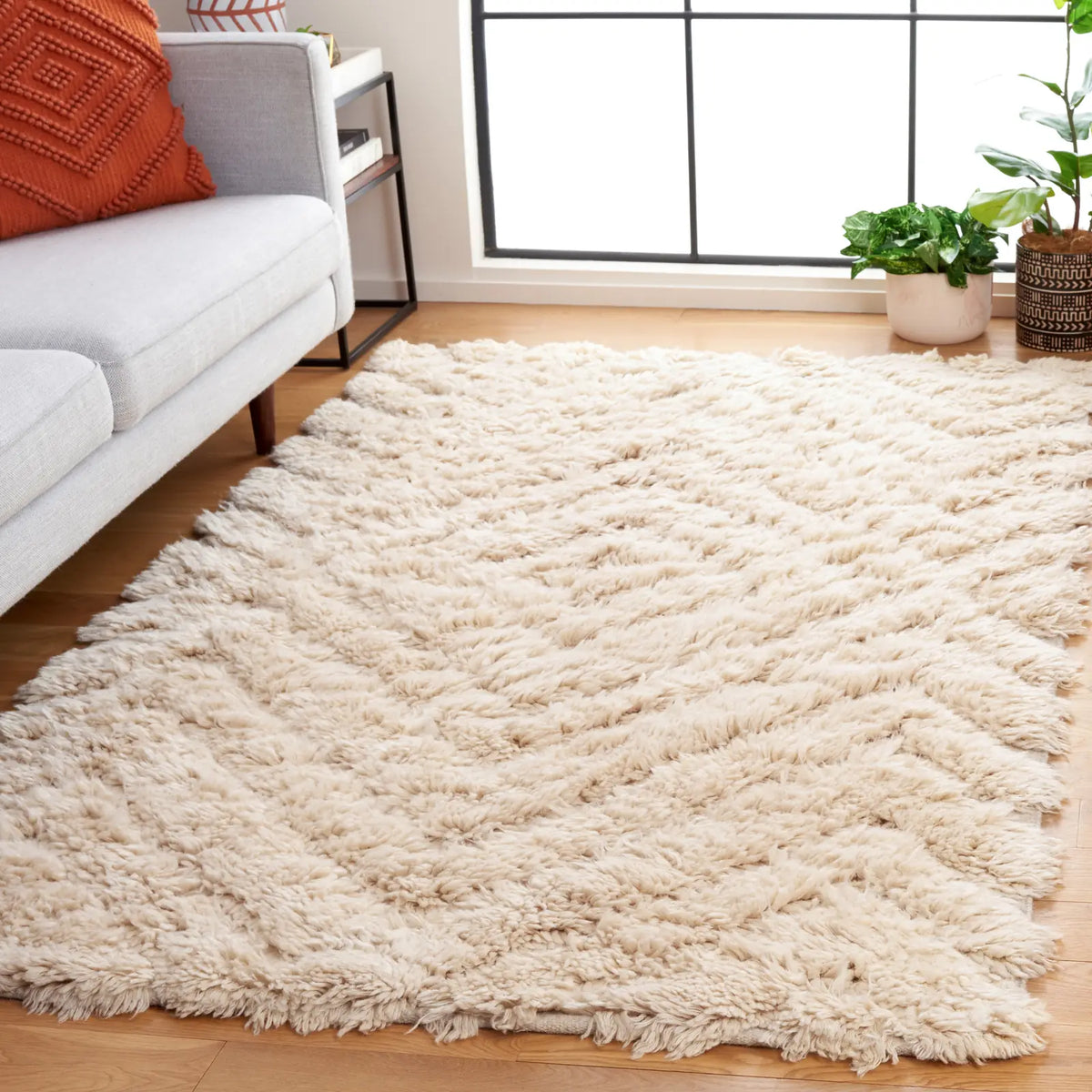 Safavieh Casablanca 4'-0" x 6'-0" Rug in Beige