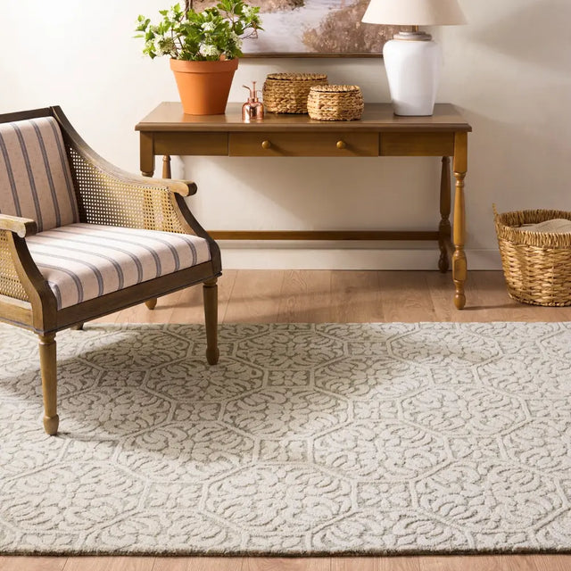Safavieh Martha Stewart 5'-0" x 8'-0" Rug in Light Green / Ivory