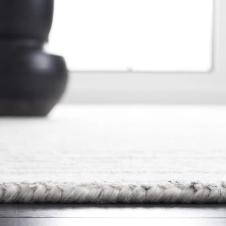 Safavieh Elements 4'-0" x 6'-0" Rug in Ivory