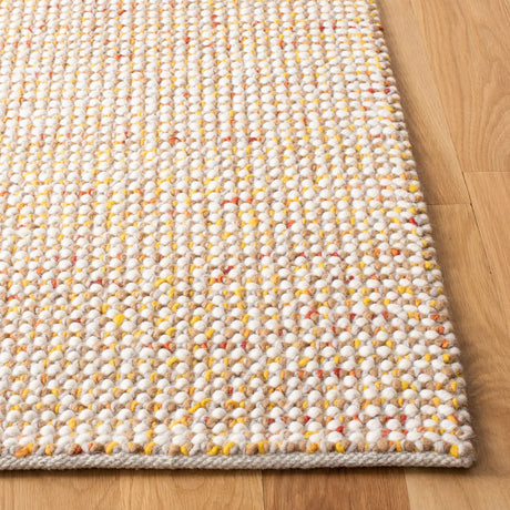 Safavieh Vermont 4'-0" x 6'-0" Rug in Ivory / Gold