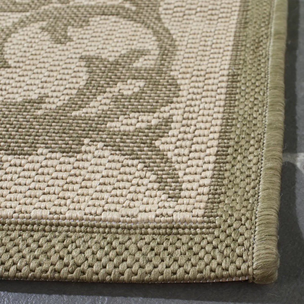 Safavieh Courtyard 4'-0" x 5'-7" Rug in Natural / Olive