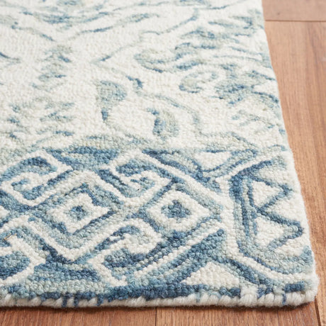 Safavieh Dip Dye 4'-0" x 6'-0" Rug in Blue / Ivory