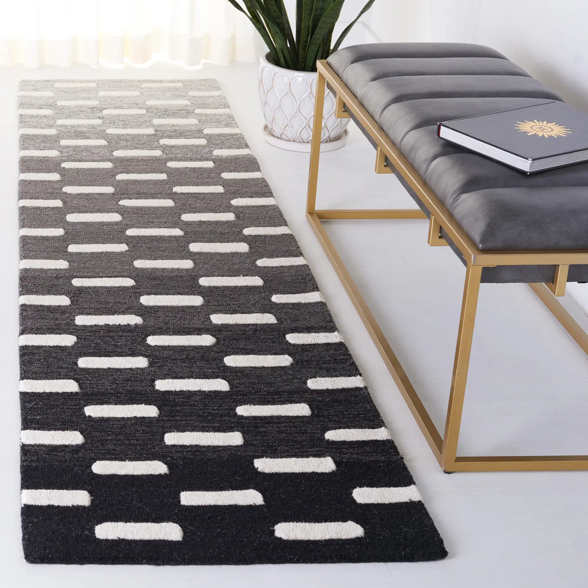 Safavieh Metro 2'-3" x 9'-0" Rug in Black / Ivory