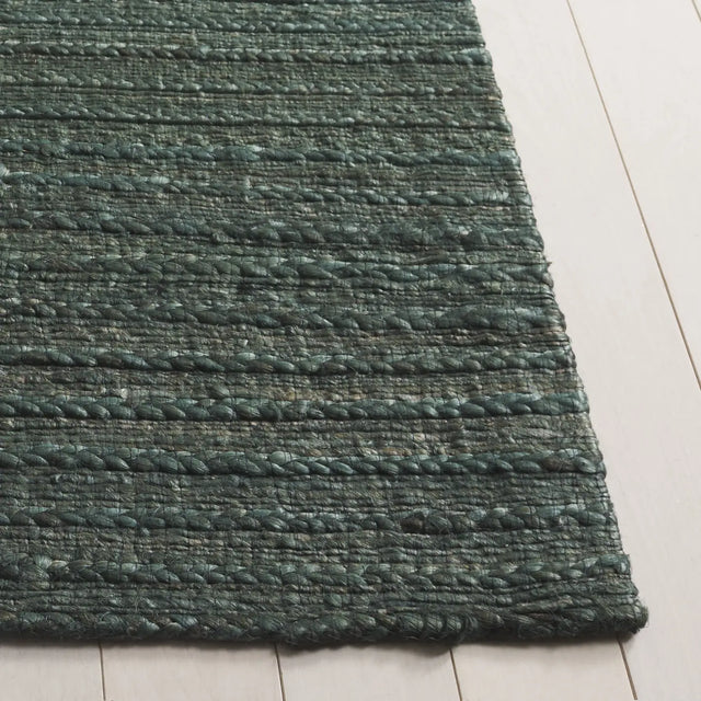 Safavieh Cape Cod 4'-0" x 6'-0" Rug in Sage / Natural