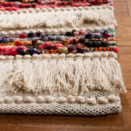 Safavieh Natura 4'-0" x 6'-0" Rug in Ivory / Red