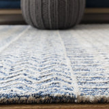 Safavieh Glamour 4'-0" x 6'-0" Rug in Navy / Ivory