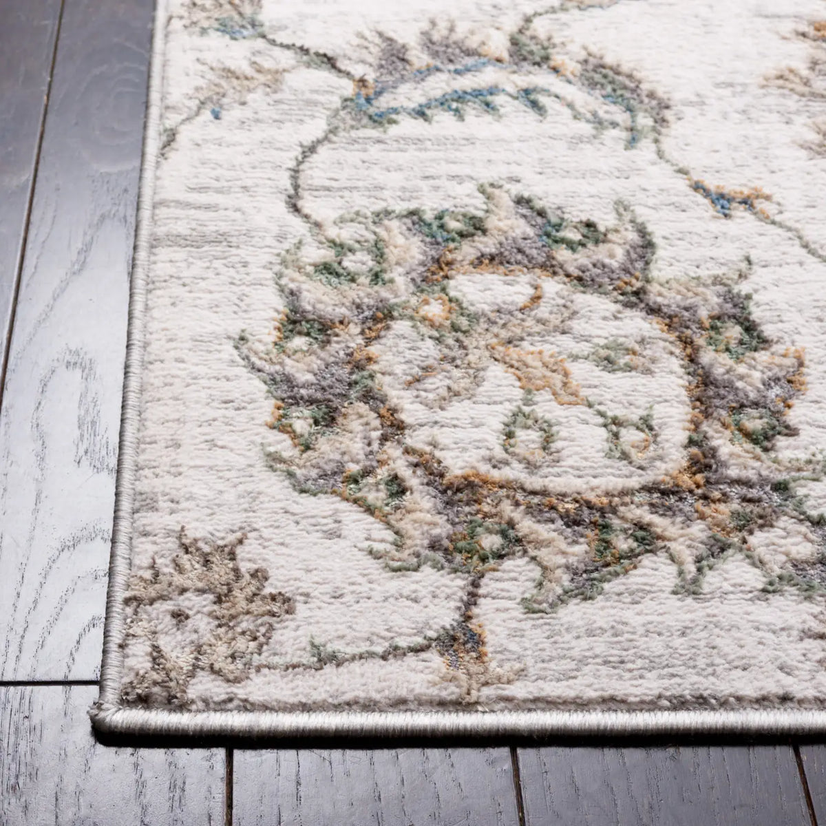 Safavieh Bel Air 4'-5" x 6'-5" Rug in Beige / Grey