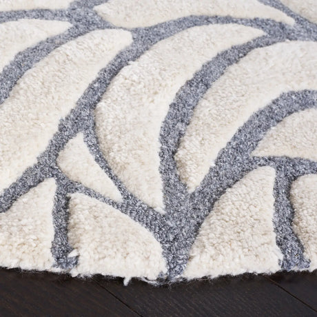 Safavieh Casablanca 7'-0" x 7'-0" Rug in Ivory / Grey