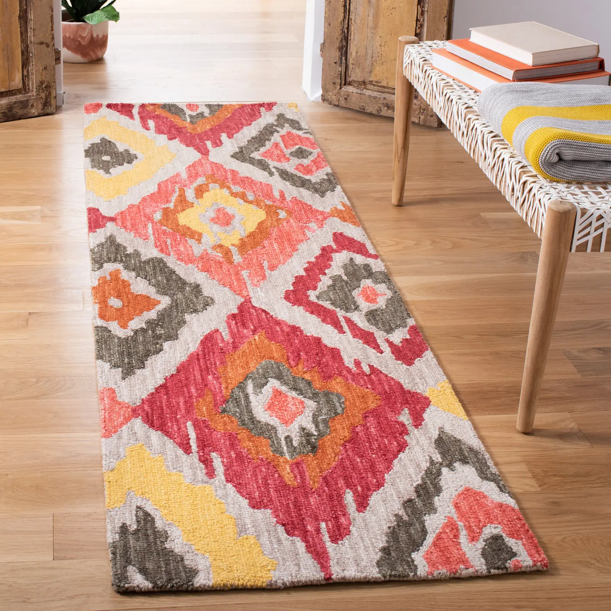 Safavieh Ikat 2'-3" x 8'-0" Rug in Beige / Pink