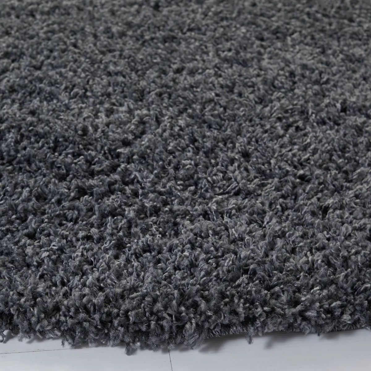 Safavieh Venus Shag 500 6'-7" x 6'-7" Rug in Dark Grey