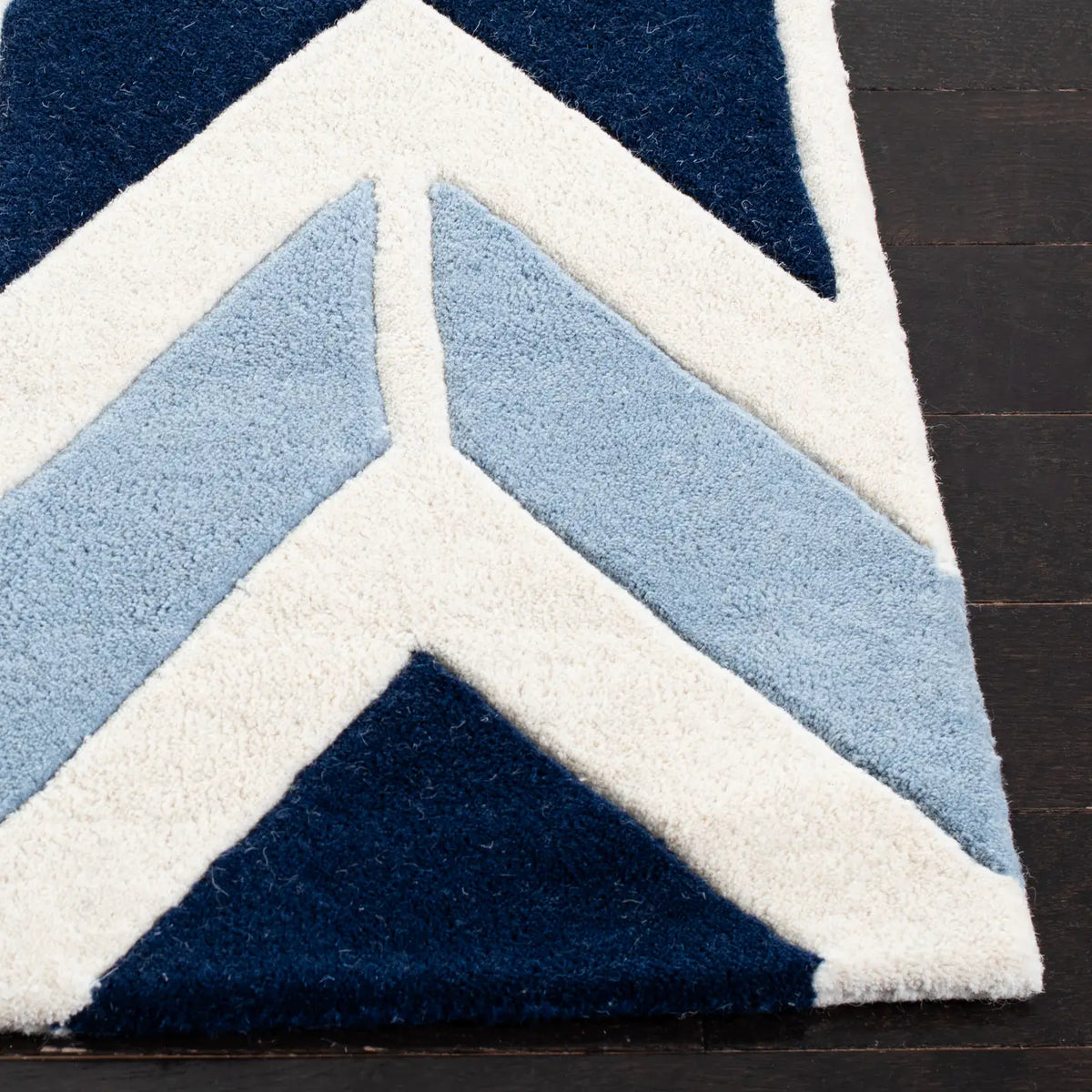 Safavieh Chatham 4'-0" x 6'-0" Rug in Dark Blue / Light Blue