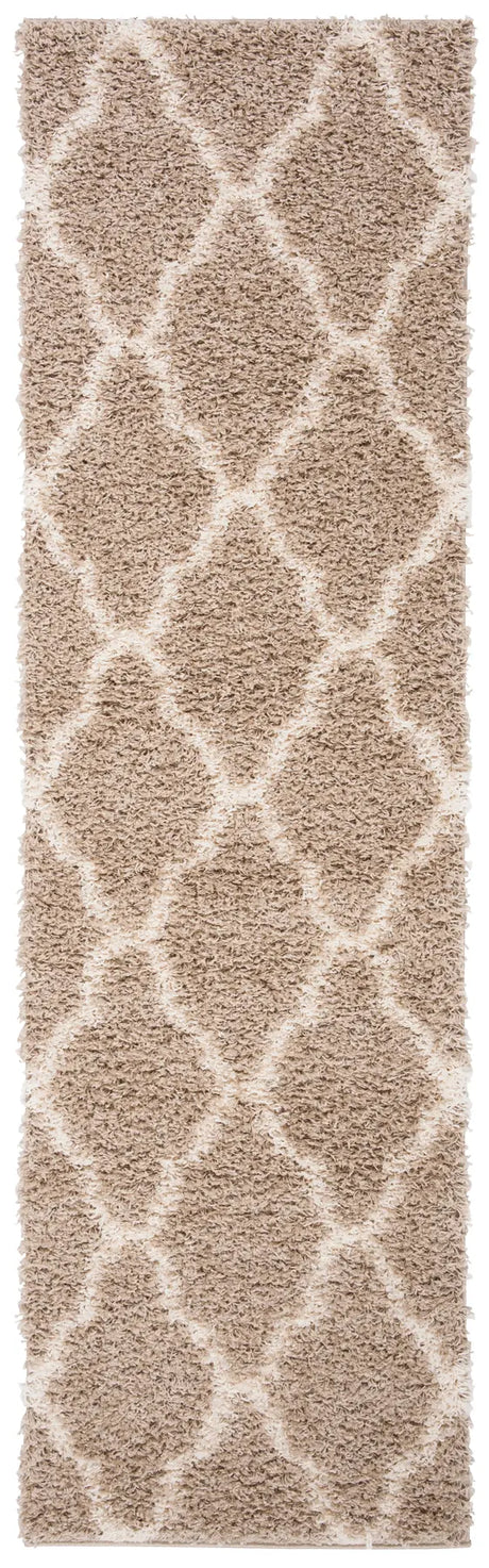 Safavieh Sgd-Dallas Shag 2'-3" x 10'-0" Rug in Beige / Ivory