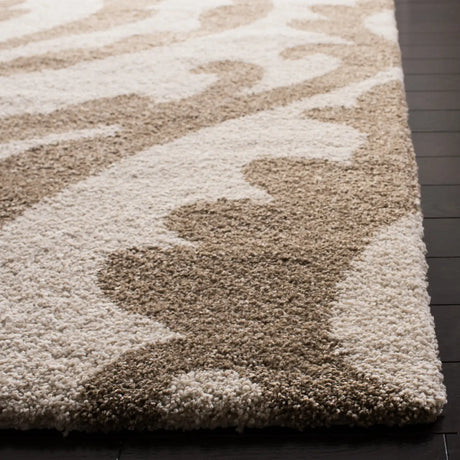 Safavieh Florida Shag 6'-0" x 9'-0" Rug in Cream / Beige