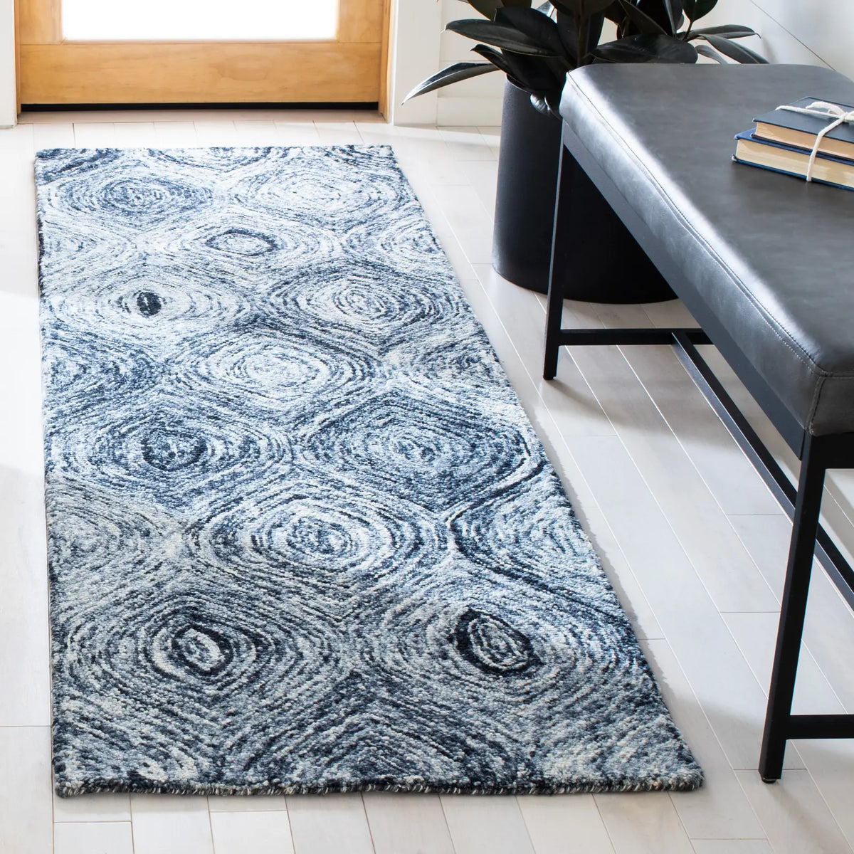 Safavieh Ikat 2'-3" x 8'-0" Rug in Grey