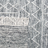 Safavieh Kilim 4'-0" x 6'-0" Rug in Black / Ivory