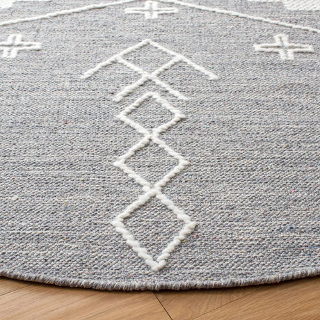 Safavieh Kilim 6'-0" x 6'-0" Rug in Grey / Ivory