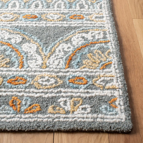 Safavieh Blossom 4'-0" x 6'-0" Rug in Grey / Ivory