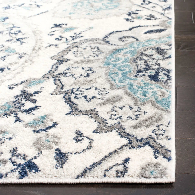 Safavieh Madison 4'-0" x 6'-0" Rug in Cream / Light Grey