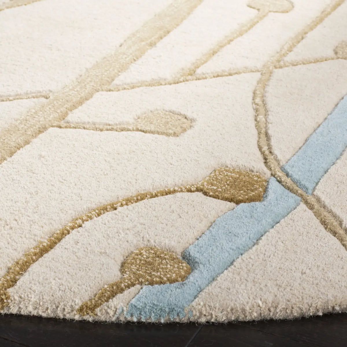 Safavieh Soho 6'-0" x 6'-0" Rug in Beige / Multi