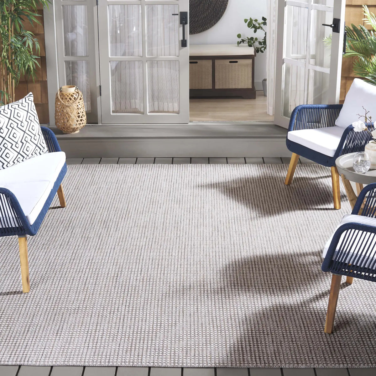 Safavieh Courtyard 9'-0" x 12'-0" Rug in Ivory / Grey