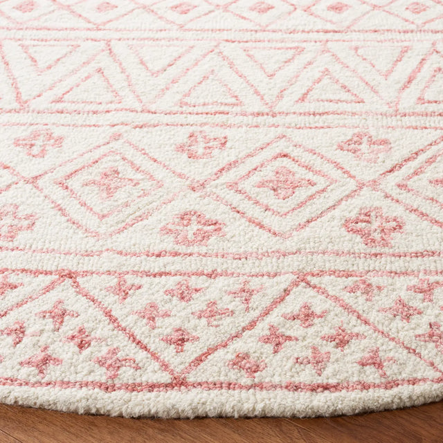 Safavieh Metro 6'-0" x 6'-0" Rug in Ivory / Pink