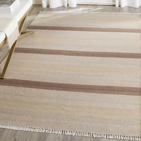 Safavieh Kilim 5'-0" x 8'-0" Rug in Beige