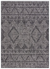 Safavieh Courtyard 5'-3" x 7'-7" Rug in Black / Beige