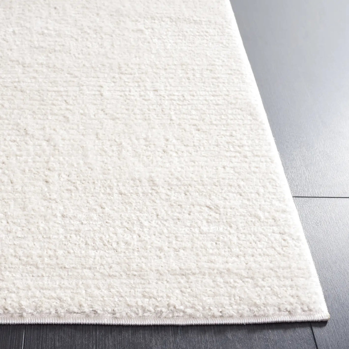 Safavieh Melody 4'-0" x 6'-0" Rug in Ivory