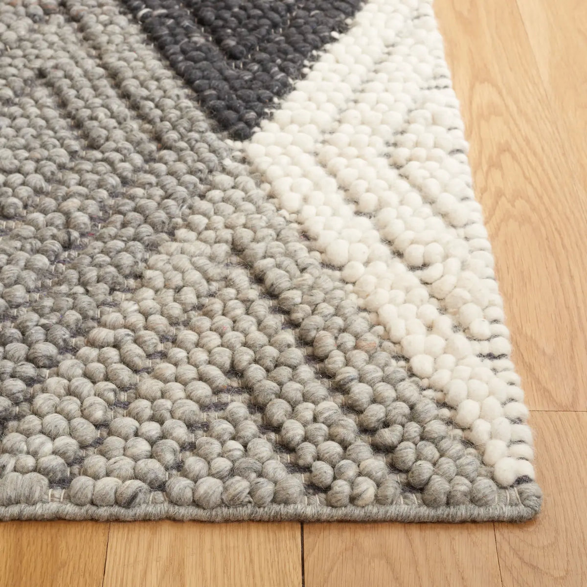 Safavieh Natura 5'-0" x 8'-0" Rug in Anthracite
