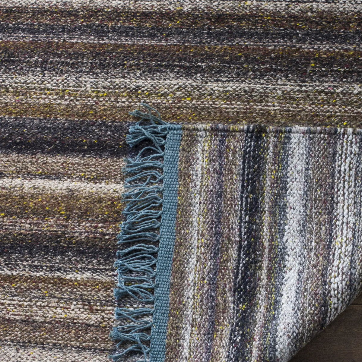 Safavieh Kilim 5'-0" x 8'-0" Rug in Grey / Purple