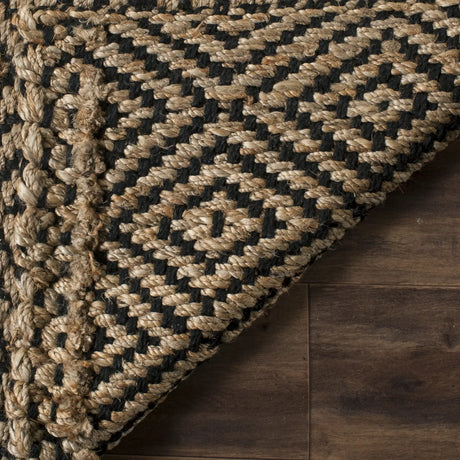 Safavieh Natural Fiber 4'-0" x 6'-0" Rug in Natural / Black