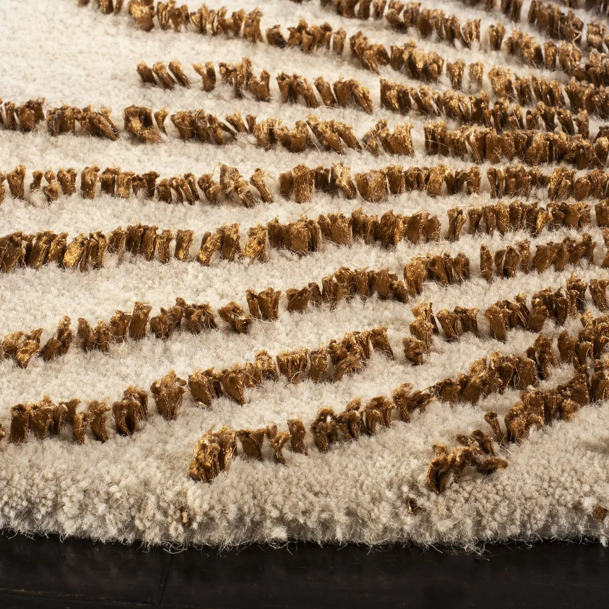 Safavieh Soho 6'-0" x 6'-0" Rug in Beige