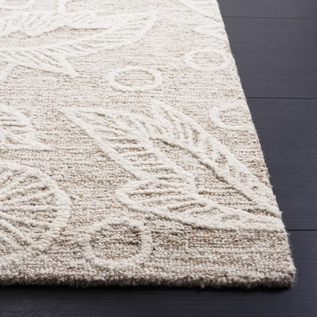 Safavieh Jardin 4'-0" x 6'-0" Rug in Natural / Ivory