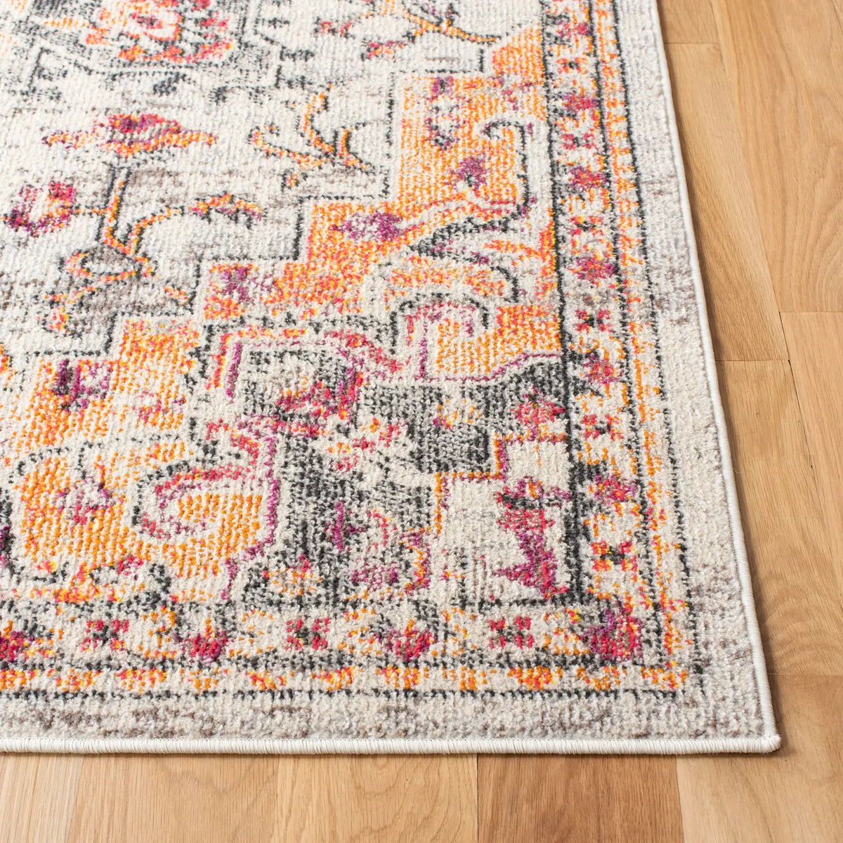 Safavieh Madison 4'-0" x 6'-0" Rug in Beige / Orange