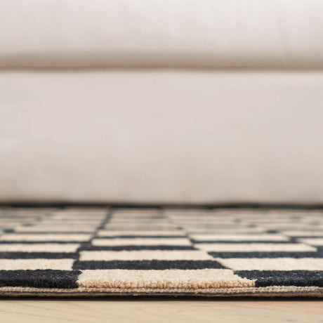 Safavieh Martha Stewart 4'-0" x 6'-0" Rug in Black / Beige
