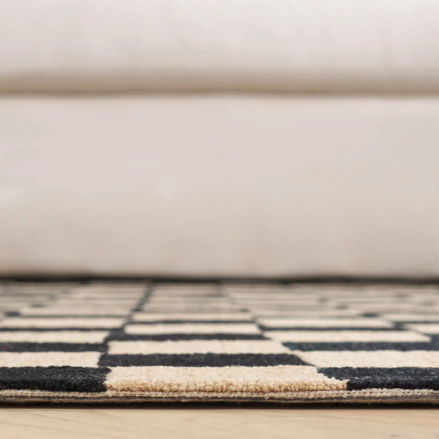 Safavieh Martha Stewart 4'-0" x 6'-0" Rug in Black / Beige