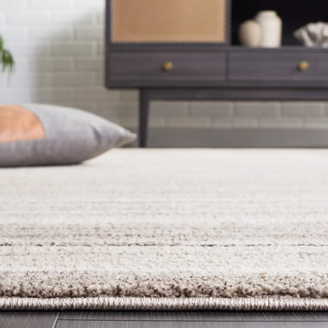 Safavieh Jade 100 4'-0" x 6'-0" Rug in Ivory / Beige Black