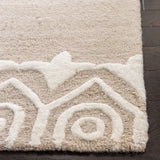 Safavieh Bella 6'-0" x 9'-0" Rug in Beige / Ivory
