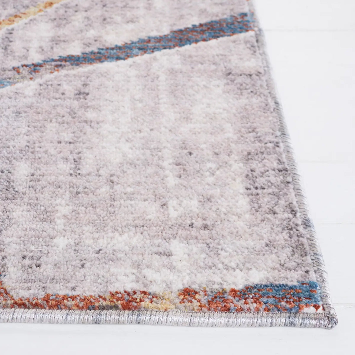 Safavieh Olympia 4'-0" x 6'-0" Rug in Grey / Light Grey