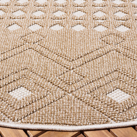 Safavieh Global 6'-7" x 6'-7" Rug in Beige / Ivory