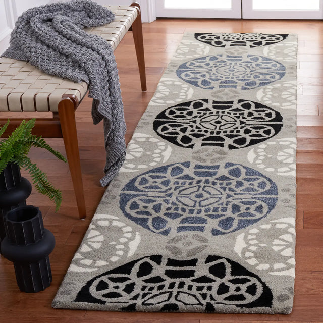Safavieh Wyndham 2'-3" x 11'-0" Rug in Grey / Black
