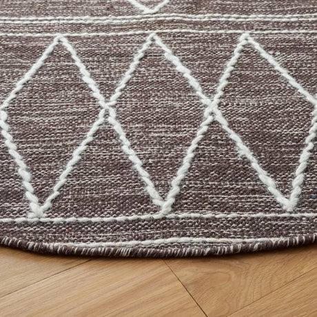 Safavieh Kilim 6'-0" x 6'-0" Rug in Brown / Ivory