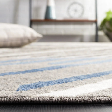 Safavieh Pyramid 4'-5" x 6'-5" Rug in Grey / Blue Ivory