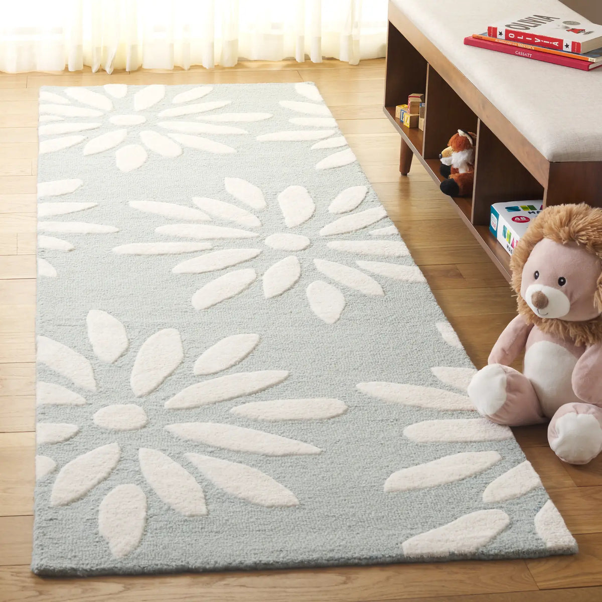 Safavieh Safavieh Kids 2'-6" x 8'-0" Rug in Teal / Ivory