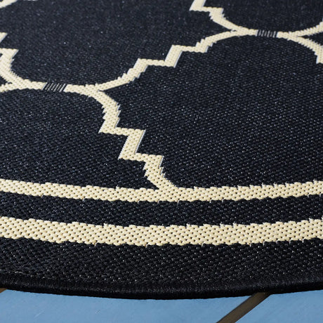 Safavieh Courtyard 6'-7" x 6'-7" Rug in Black / Creme