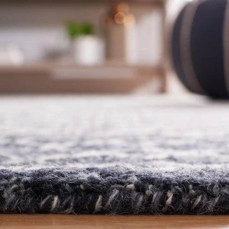 Safavieh Abstract 4'-0" x 6'-0" Rug in Ivory / Navy